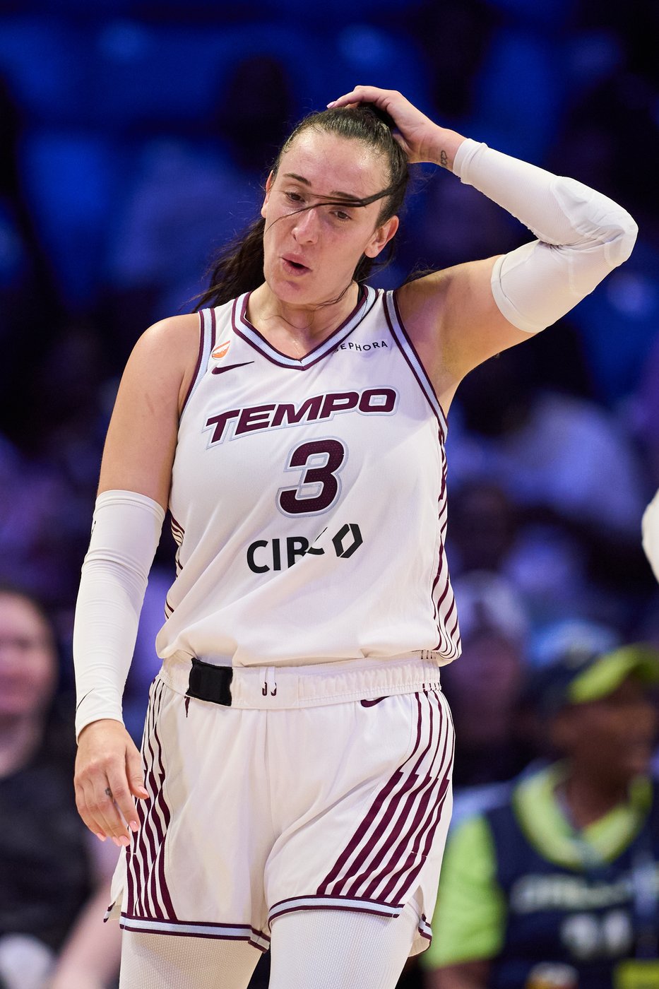 Paige Bueckers scores 22 points, all in 2nd half, as Wings hand Tempo 10th straight loss, 94-88 | iNFOnews.ca