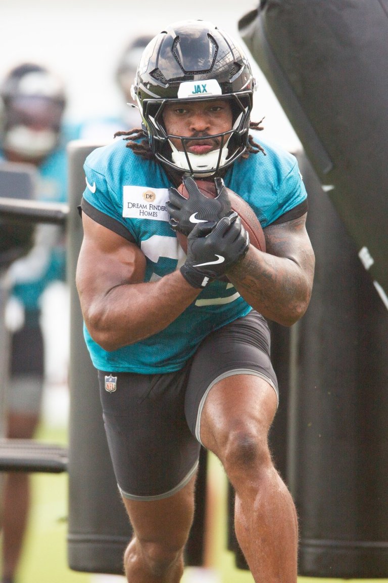 Saints' Etienne is still popular with ex-Jags teammates, touts Tuten's potential with Jacksonville | iNFOnews.ca