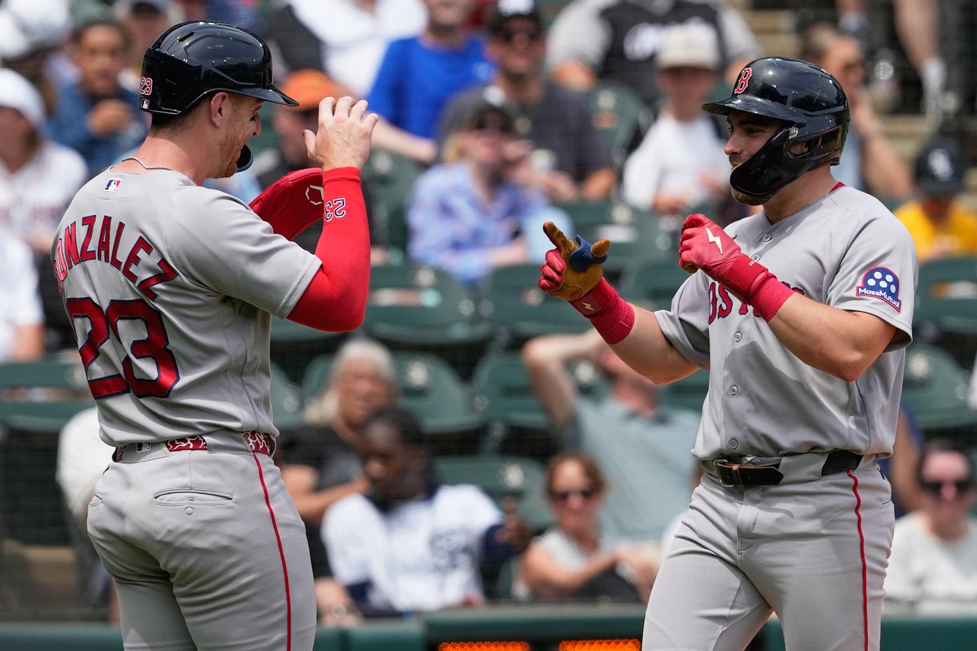Durbin homers as the Red Sox beat the White Sox 2-1 for their 6th straight win | iNFOnews.ca Durbin homers as the Red Sox beat the White Sox 2-1 for their 6th straight win | iNFOnews.ca