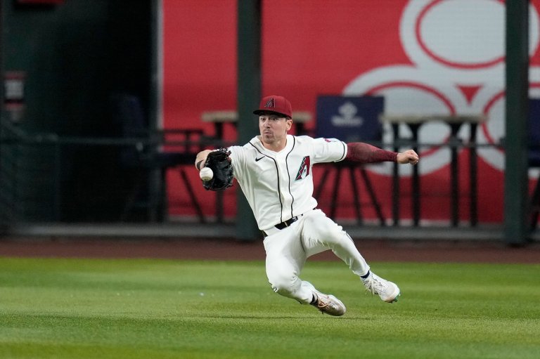 Ryan Waldschmidt hits game-winning 2-run HR with 2 outs in 9th to send D-backs past Cubs 5-4 | iNFOnews.ca