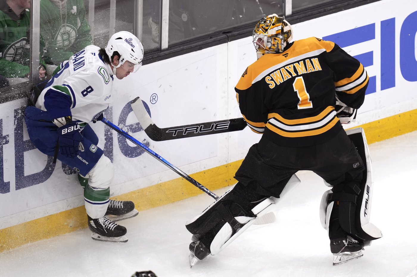 DeBrusk scores in return to Boston as Canucks shut out Bruins 2-0 behind Lankinen | iNFOnews.ca DeBrusk scores in return to Boston as Canucks shut out Bruins 2-0 behind Lankinen | iNFOnews.ca