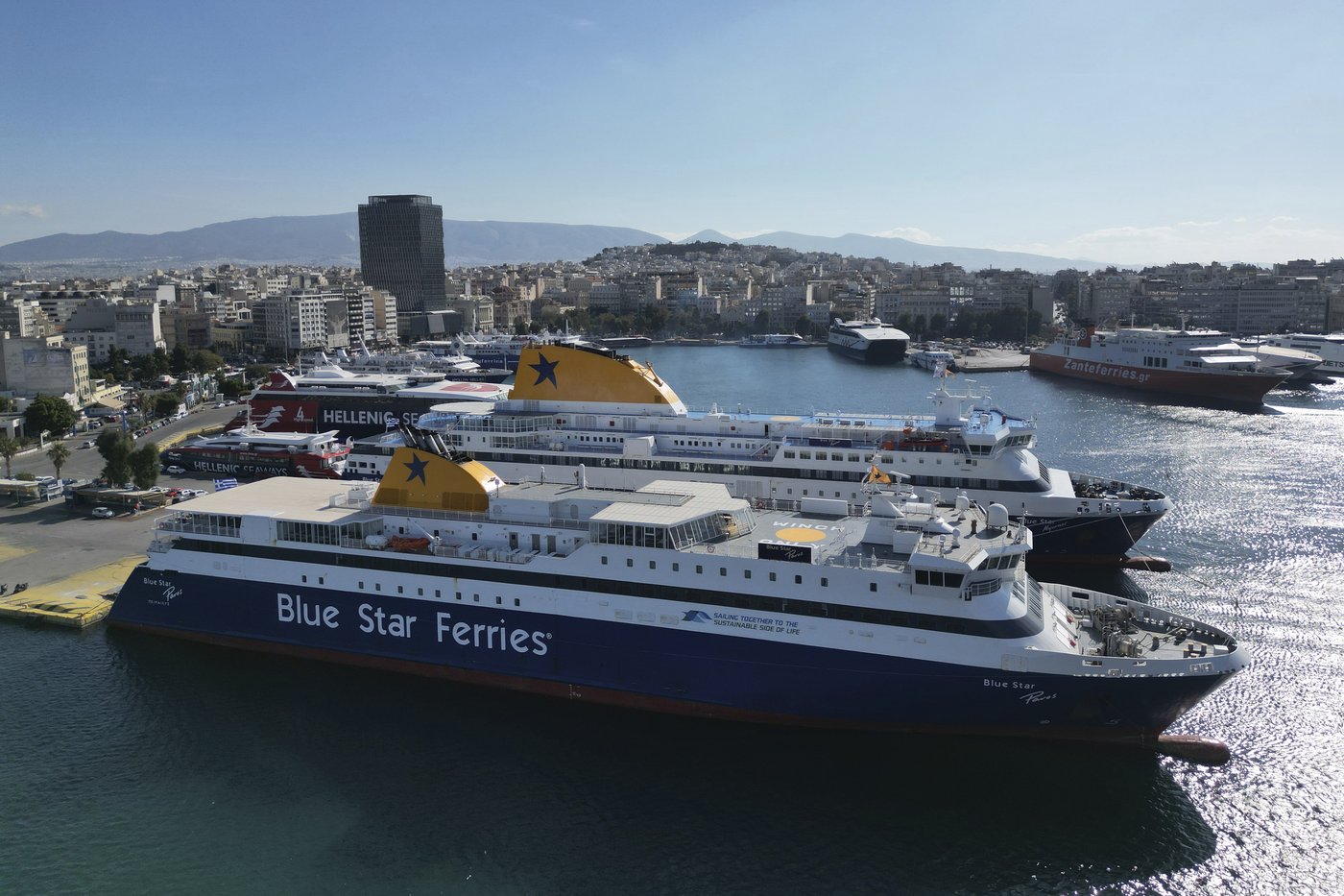 Greek ferry crews call off strike early ahead of three-day holiday weekend | iNFOnews.ca