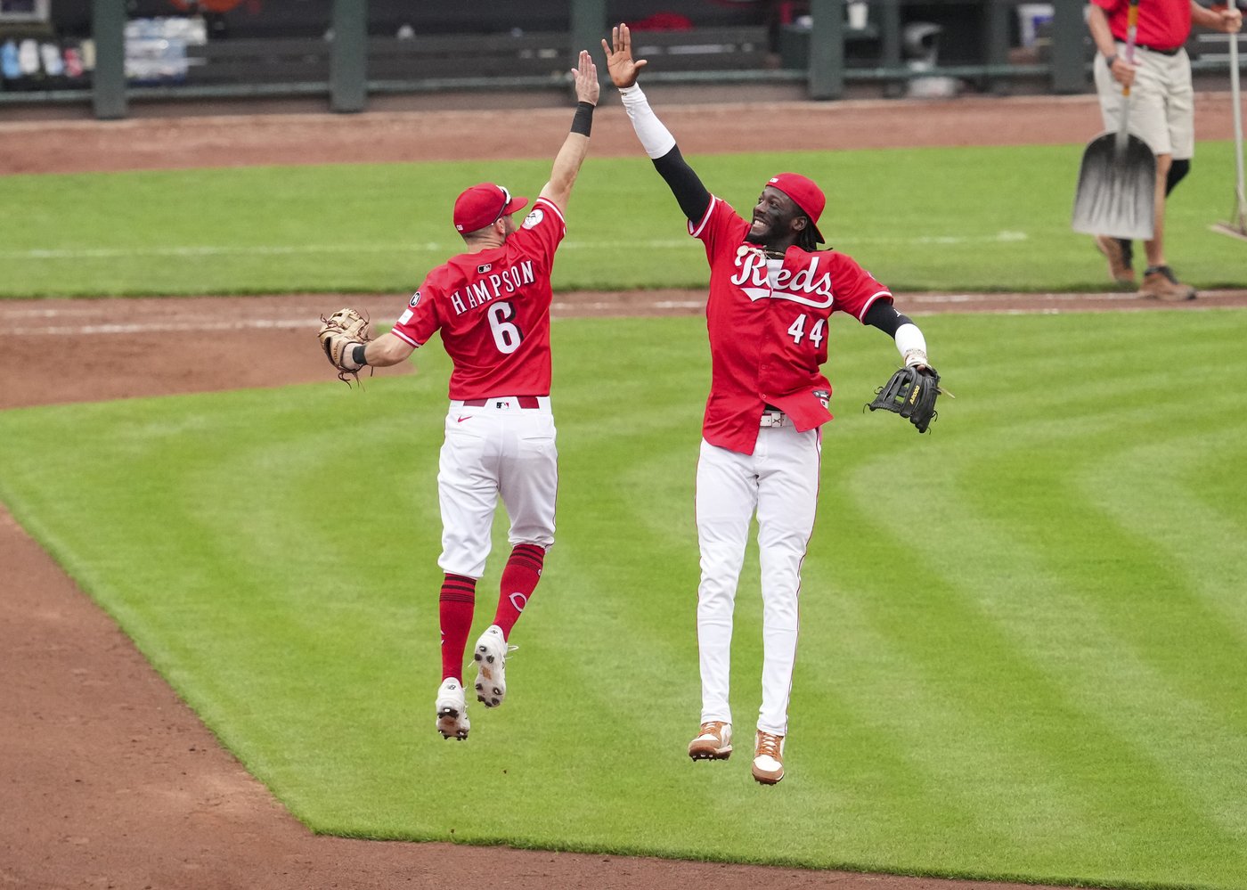 Gavin Lux hits a grand slam, Reds rout Diamondbacks 13-1 for 2nd win of the day | iNFOnews.ca Gavin Lux hits a grand slam, Reds rout Diamondbacks 13-1 for 2nd win of the day | iNFOnews.ca