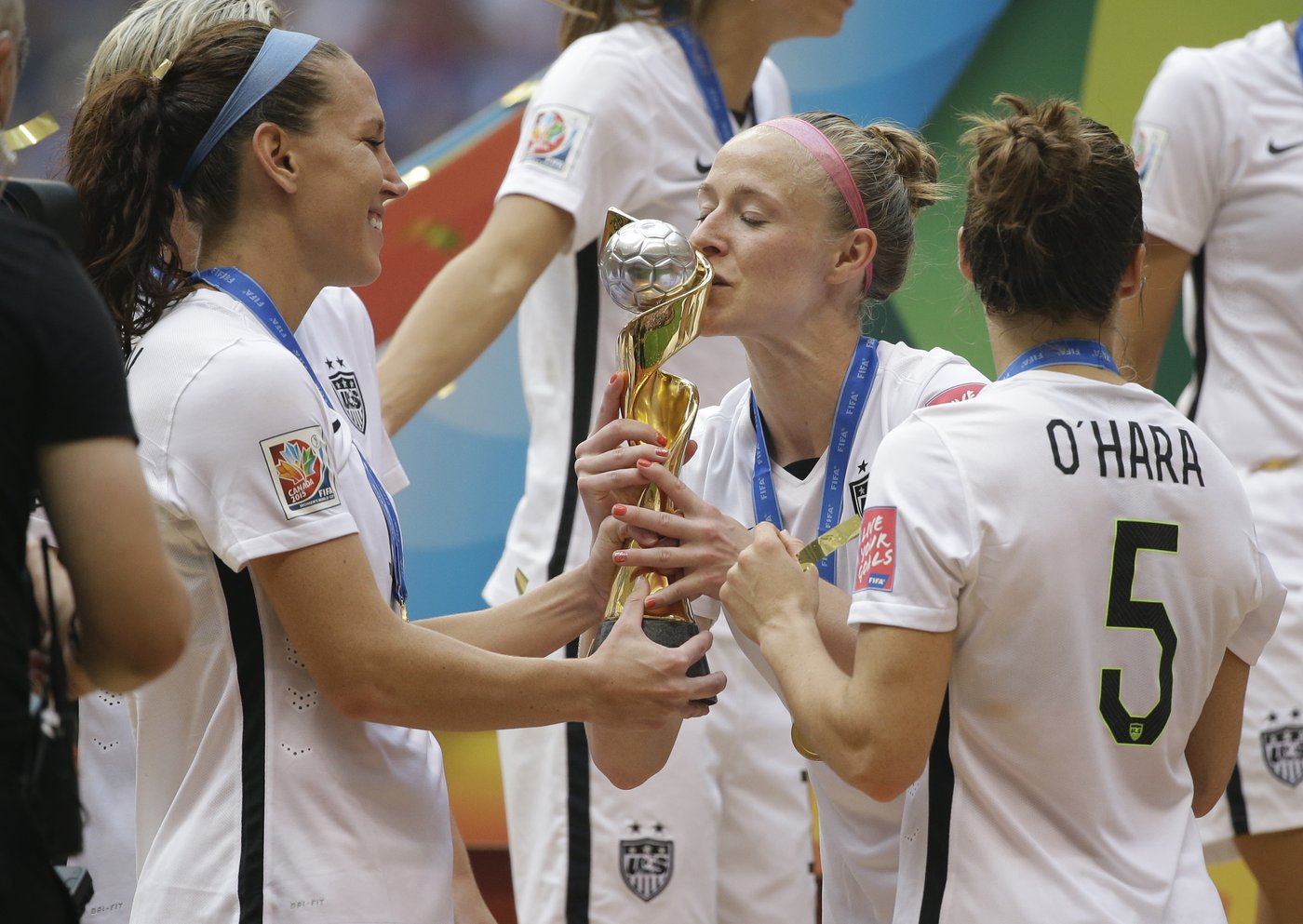 US defender Becky Sauerbrunn retires from professional soccer after a 16-year international career | iNFOnews.ca