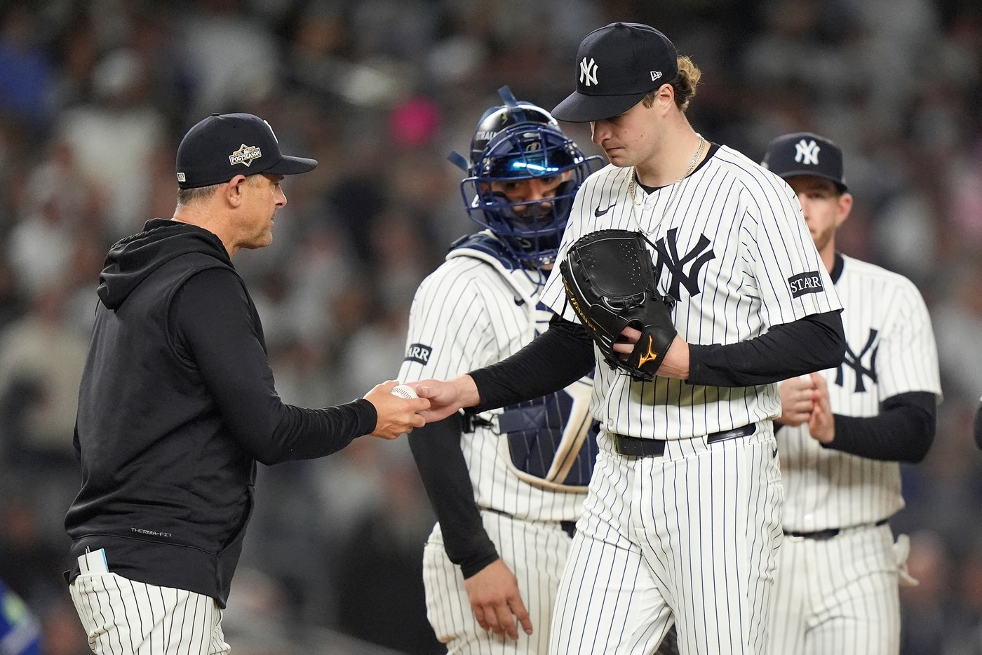 Blue Jays beat Yankees 5-2 in Game 4 to reach first ALCS since 2016 | iNFOnews.ca