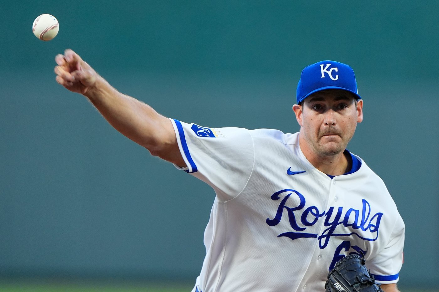 Royals snap a 5-game skid with a 5-4 win over White Sox, delaying Chicago's bid for a playoff berth | iNFOnews.ca Royals snap a 5-game skid with a 5-4 win over White Sox, delaying Chicago's bid for a playoff berth | iNFOnews.ca
