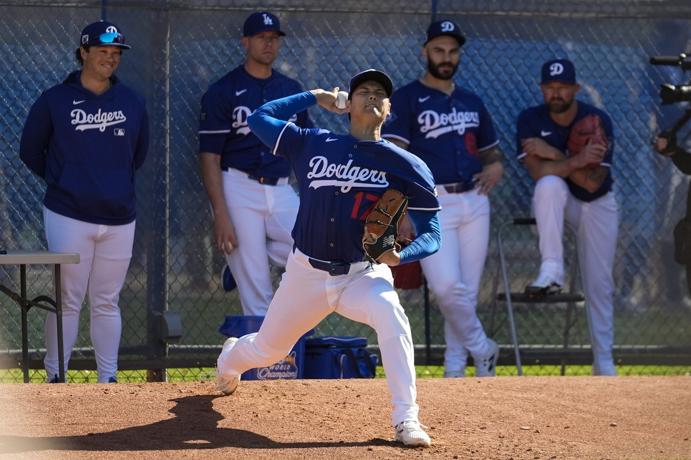 Dodgers star Shohei Ohtani throws 1st BP of spring training, taking a step toward possibly pitching | iNFOnews.ca Dodgers star Shohei Ohtani throws 1st BP of spring training, taking a step toward possibly pitching | iNFOnews.ca