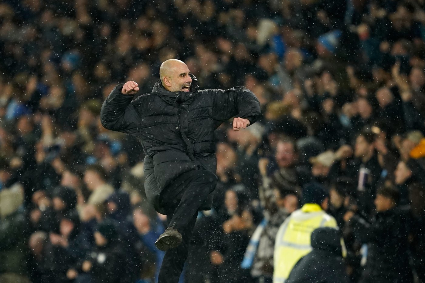 Man City closes in on Premier League leader Arsenal, Liverpool boosts Champions League hopes | iNFOnews.ca