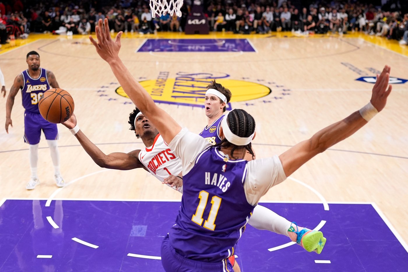 Austin Reaves returns to Lakers' lineup for Game 5 after missing 9 games with oblique injury | iNFOnews.ca
