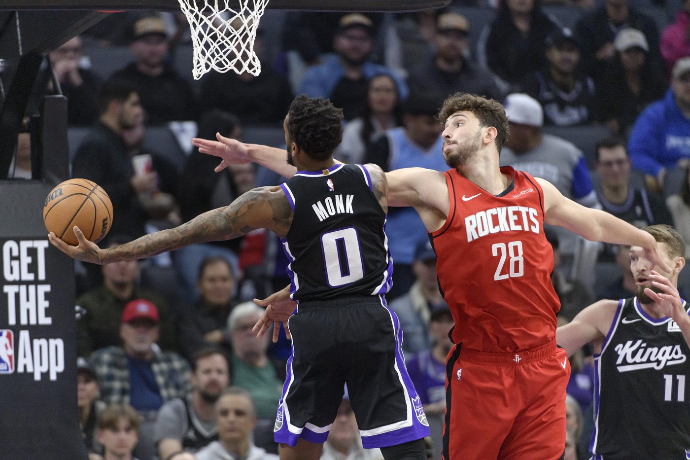 DeMar DeRozan scores 33 points, Malik Monk adds 26 in the Kings' 132-127 win over the Rockets | iNFOnews.ca