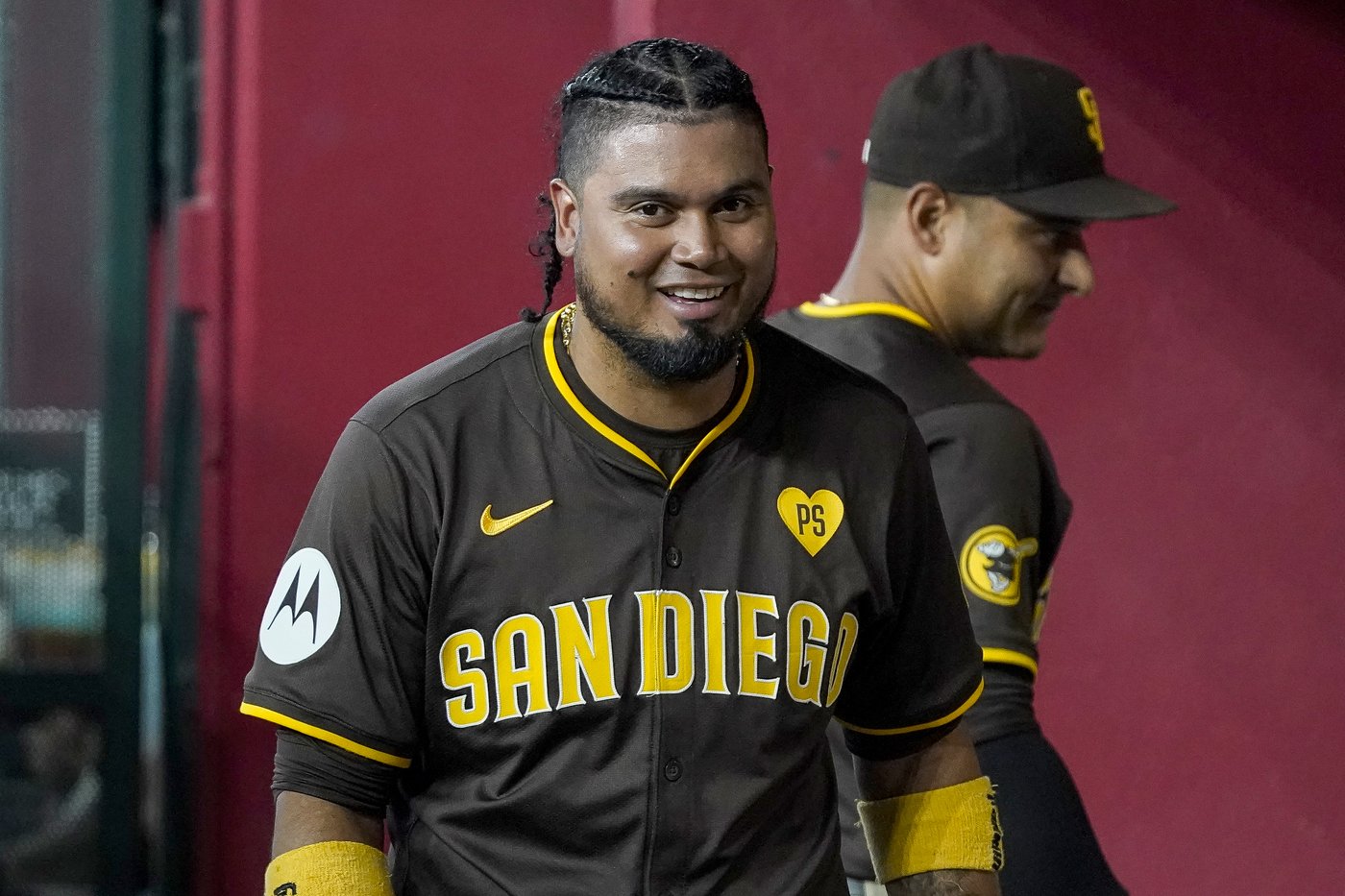 Diamondbacks rout Padres 11-2, await Mets-Braves doubleheader to find out playoff fate | iNFOnews.ca