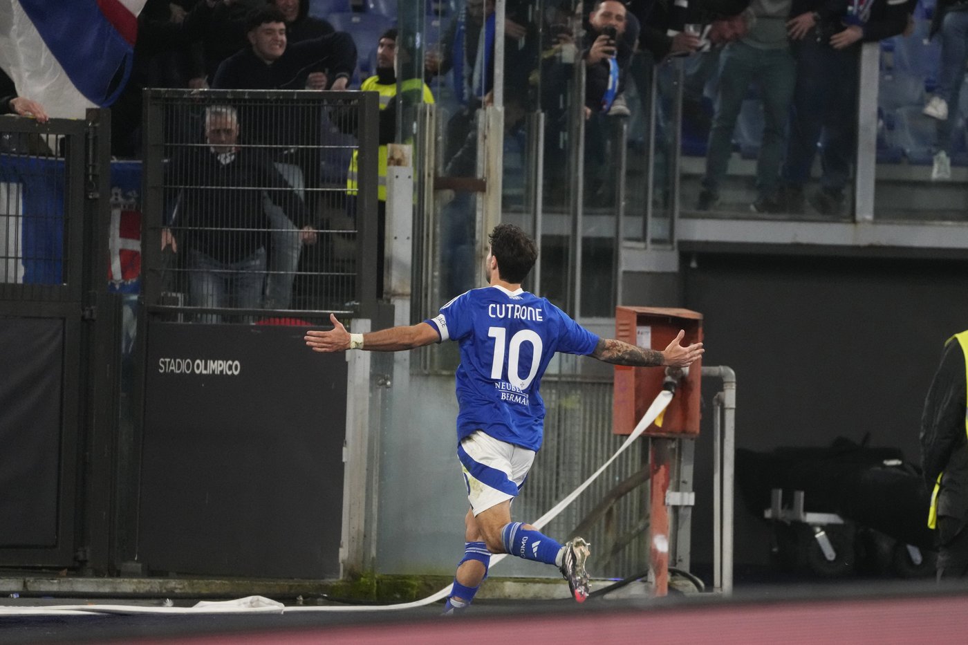 Lazio sees red and cedes point to Como in chilly Serie A draw | iNFOnews.ca