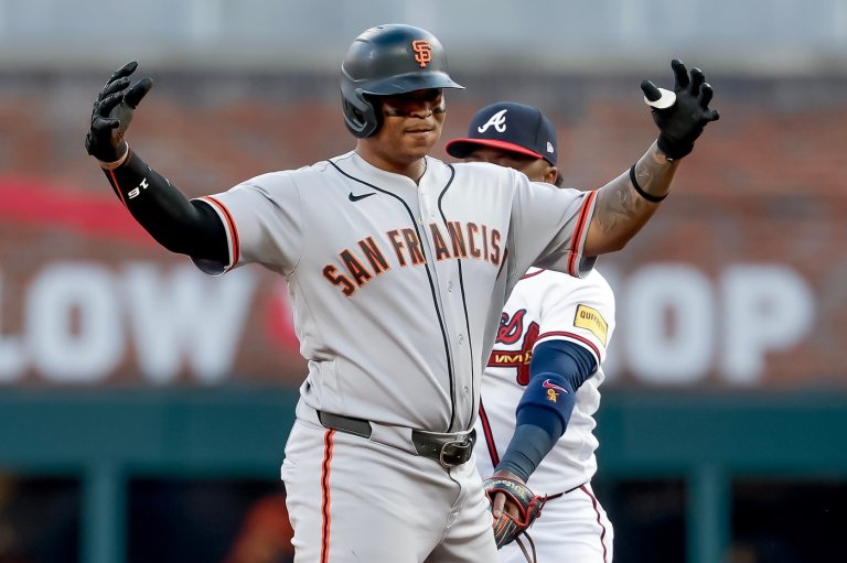 Giants' Devers apologizes to Vitello after storming into dugout, in lineup vs. A's | iNFOnews.ca