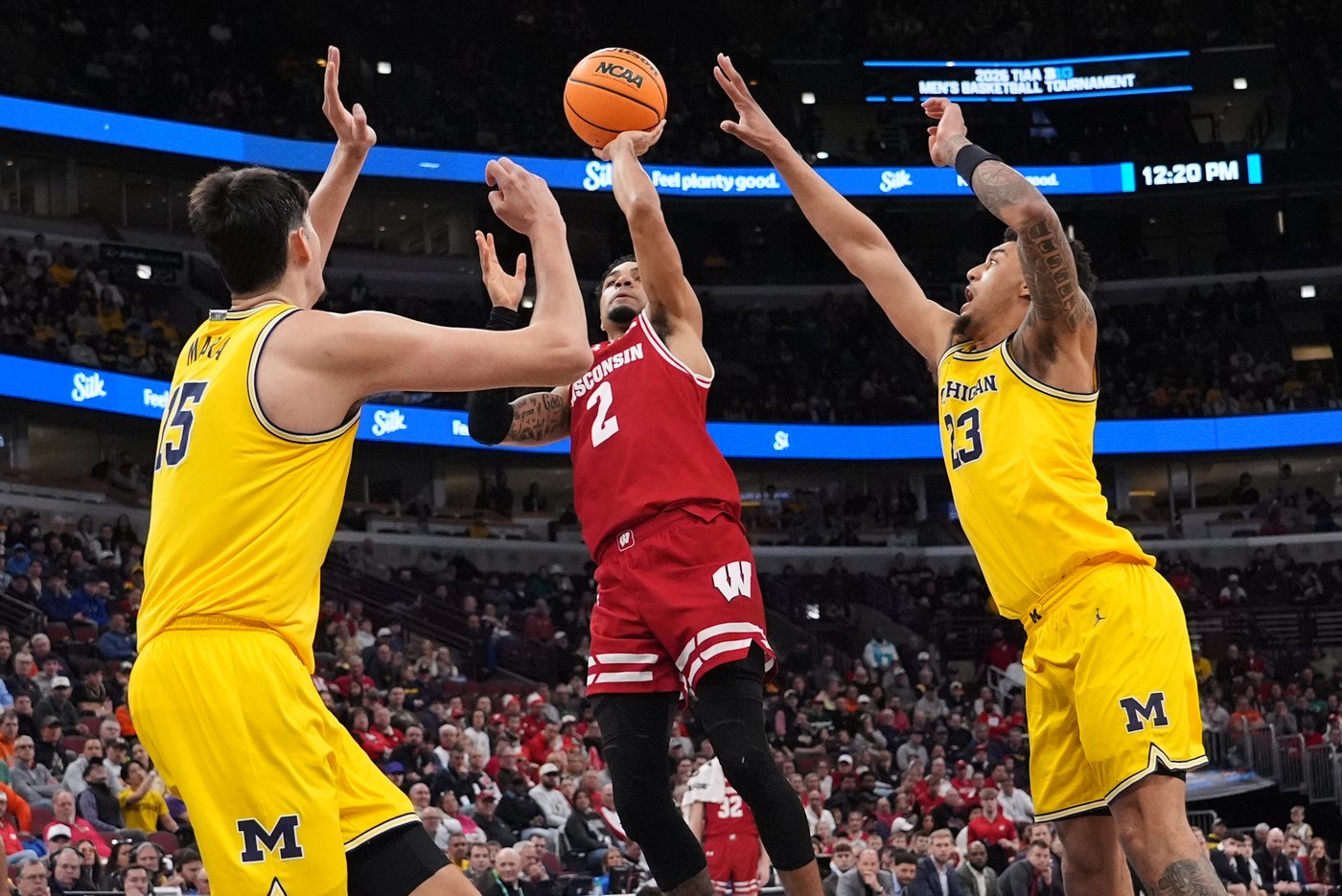 Lendeborg makes a tiebreaking 3 as No. 3 Michigan tops No. 23 Wisconsin 68-65 in Big Ten semis | iNFOnews.ca