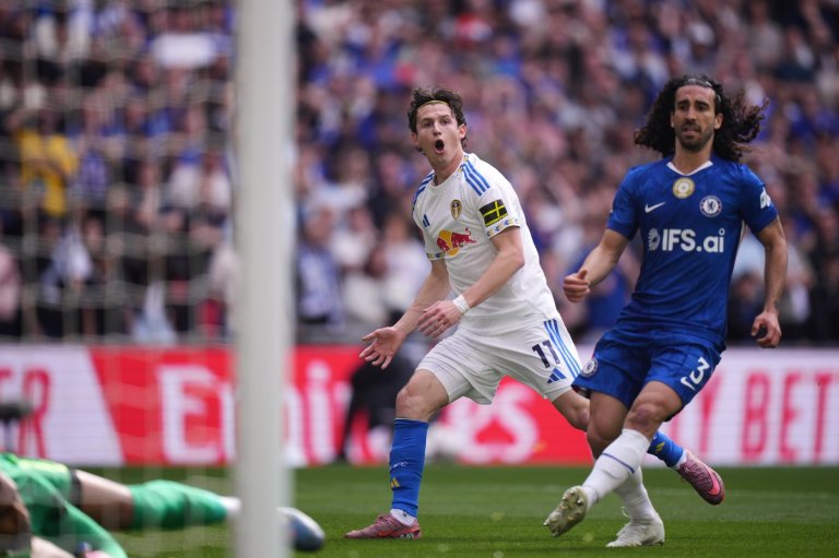 World Cup worry for the US as Aaronson leaves field with knee injury while playing for Leeds | iNFOnews.ca