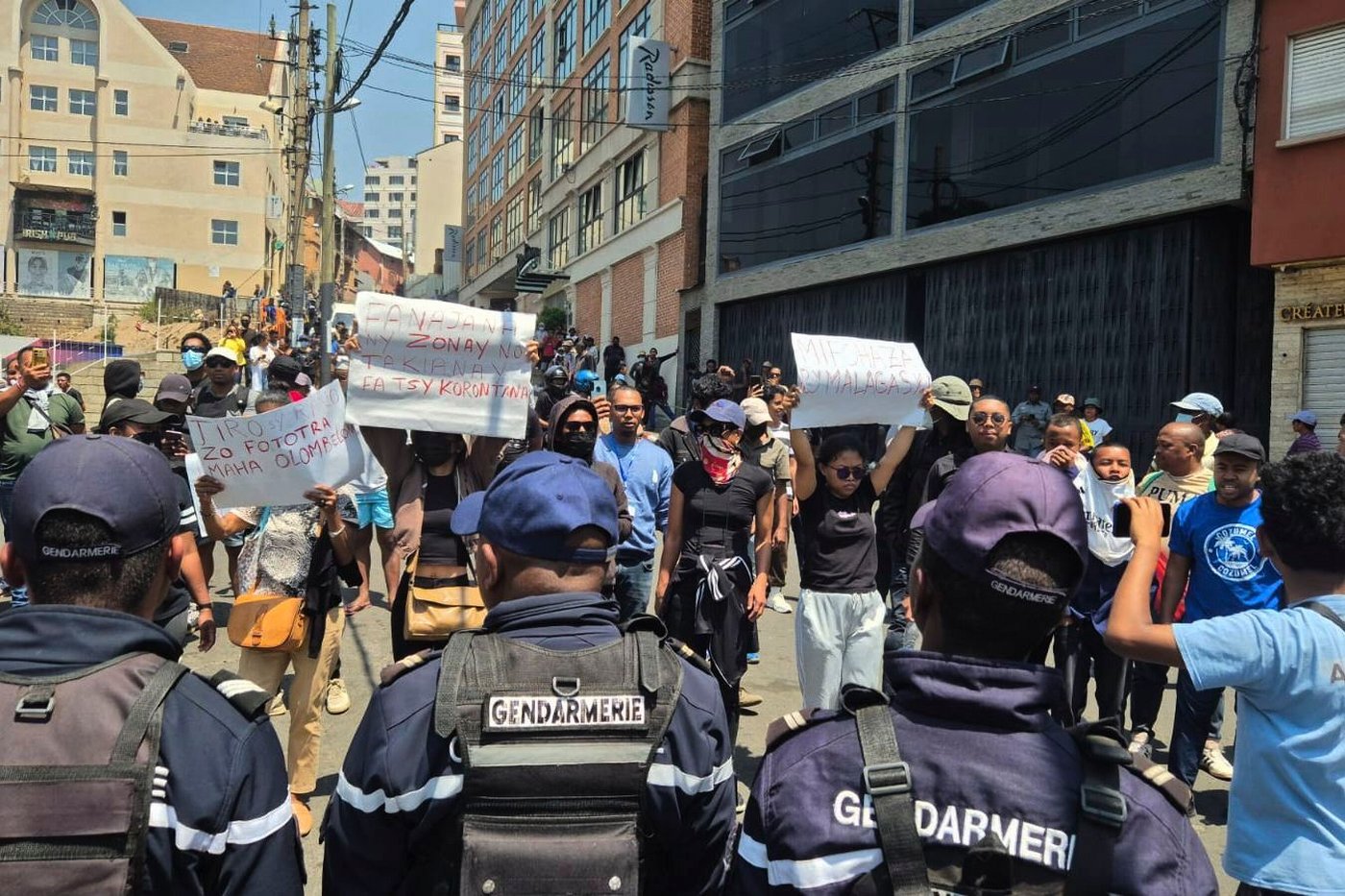 Madagascar imposes nighttime curfew after violent protests over water and power cuts | iNFOnews.ca
