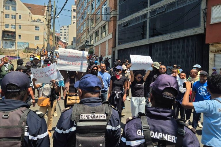 Madagascar's president fires the government following days of deadly unrest | iNFOnews.ca