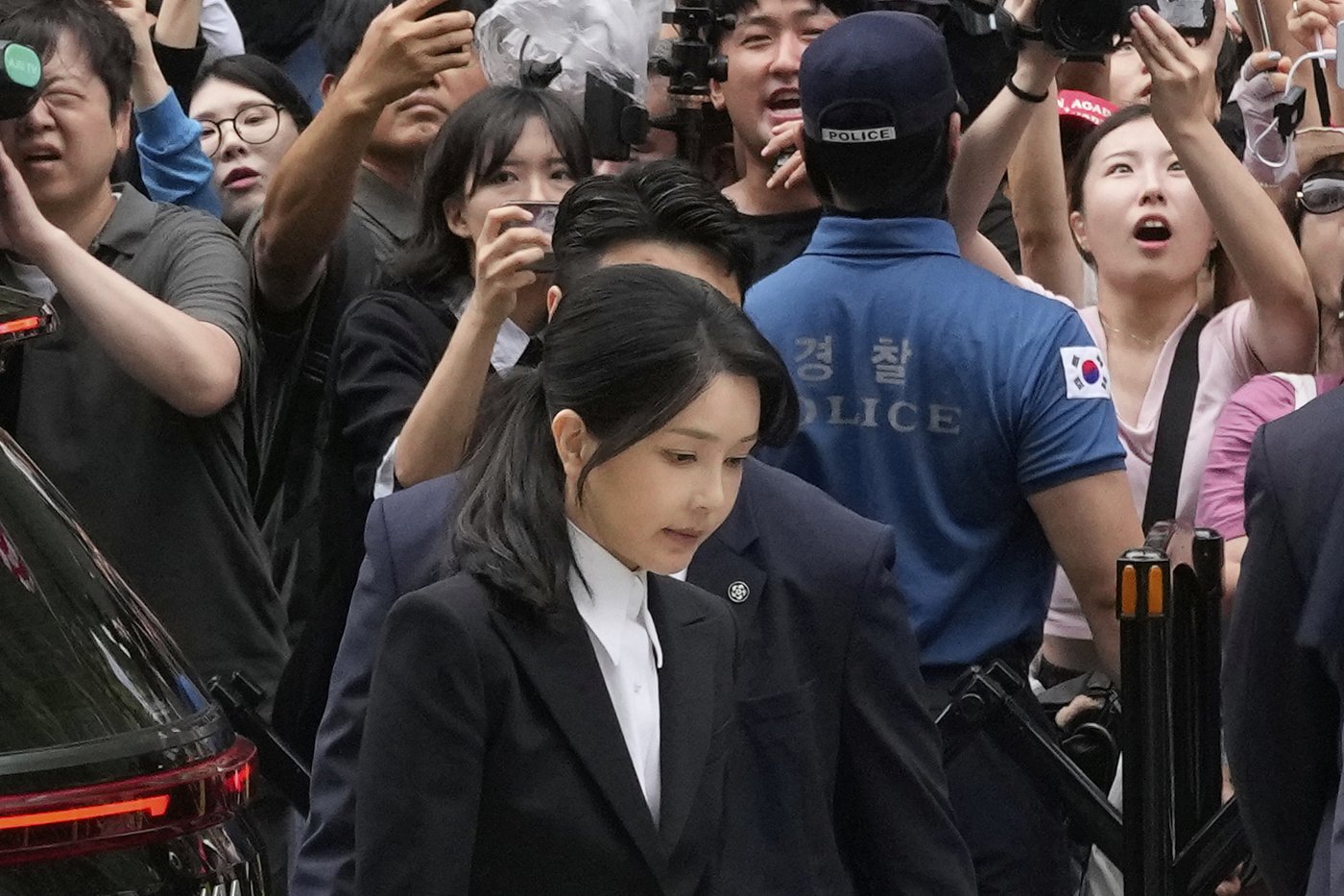 South Korean investigators seek arrest of wife of jailed ex-President Yoon | iNFOnews.ca