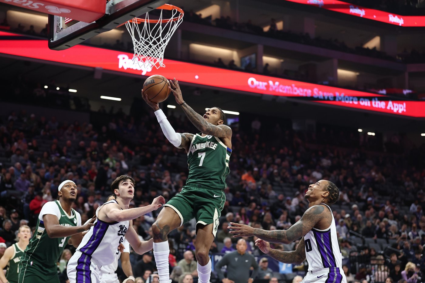 Antetokounmpo scores 37 in Bucks' 115-98 victory over Kings | iNFOnews.ca Antetokounmpo scores 37 in Bucks' 115-98 victory over Kings | iNFOnews.ca