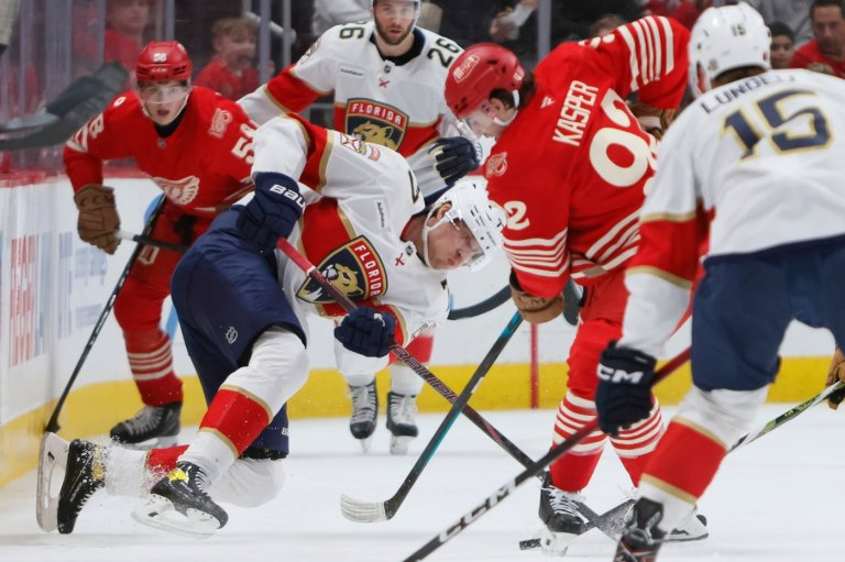 Matthew Tkachuk has hat trick, Panthers beat Red Wings 3-1 to end 4-game losing streak | iNFOnews.ca