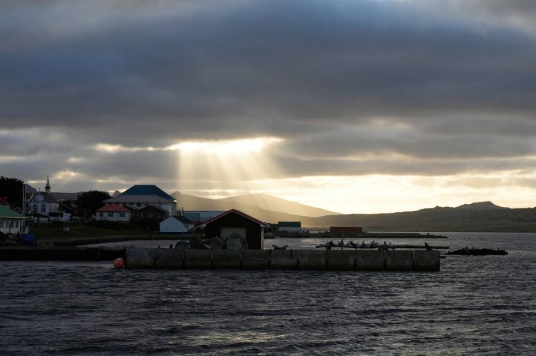 Argentine judge orders halt to Falklands oil project as tensions with Britain rise | iNFOnews.ca