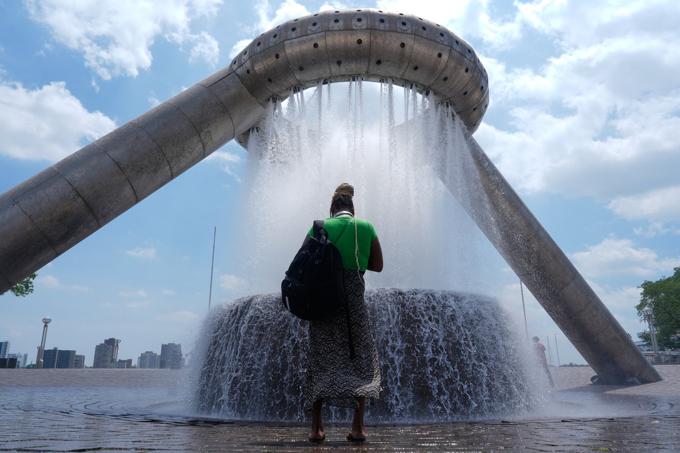 Forecasters cite 'dangerous' conditions as heat scorches Midwest while on its way to the East | iNFOnews.ca