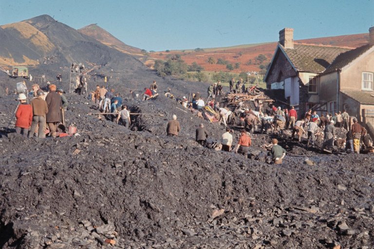 King Charles leads tributes to survivors of Aberfan school disaster on 60th anniversary | iNFOnews.ca