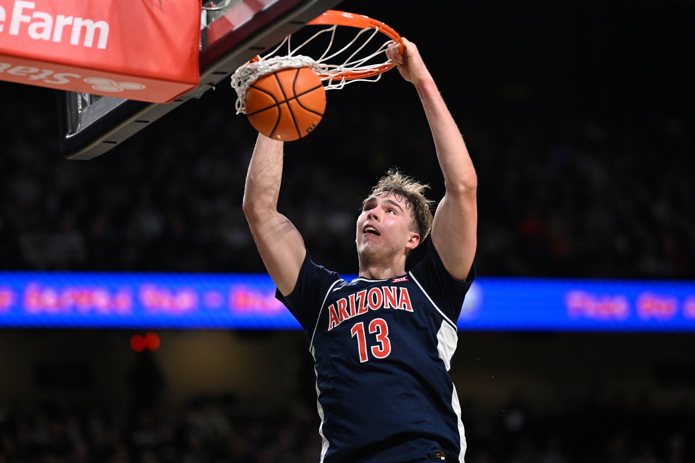 No. 1 Arizona's defense and 23 points from Jaden Bradley help beat UCF 84-77 | iNFOnews.ca