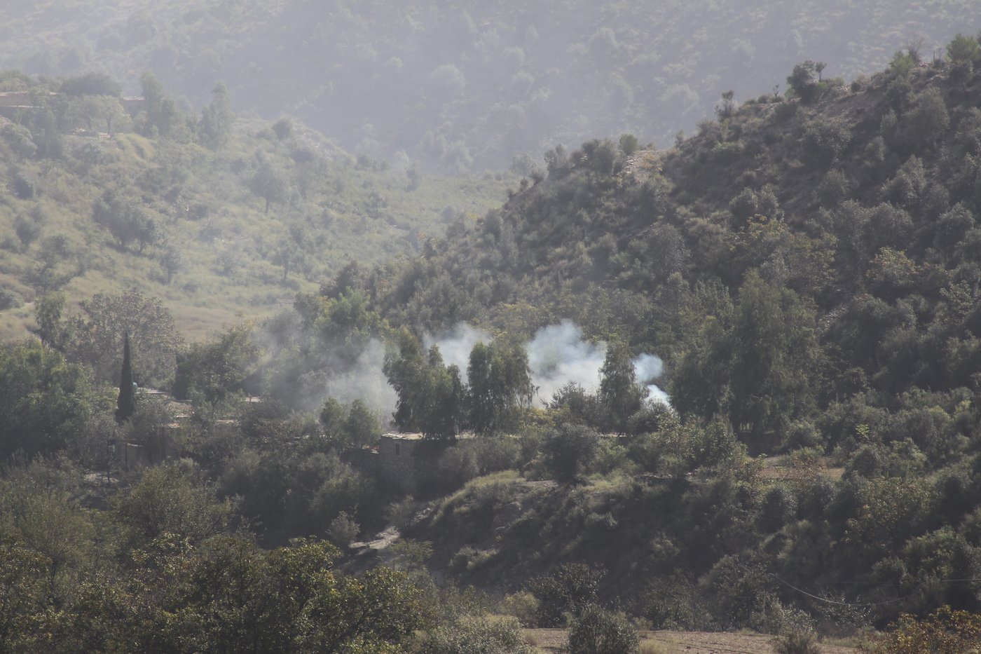 Pakistan and Afghanistan border closure extends into second day after deadly clashes | iNFOnews.ca Pakistan and Afghanistan border closure extends into second day after deadly clashes | iNFOnews.ca