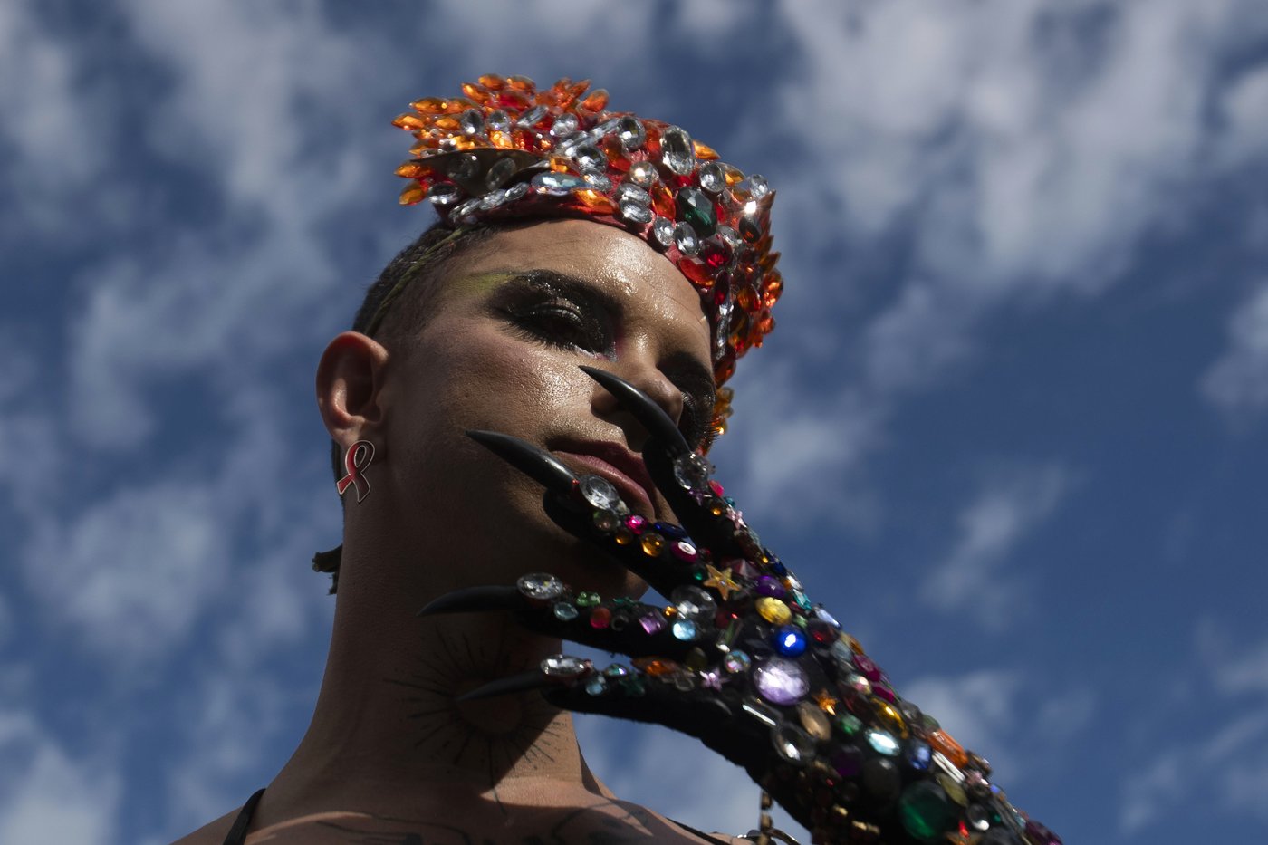 Rainbow-clad revelers hit Copacabana beach for Rio de Janeiro’s pride parade | iNFOnews.ca