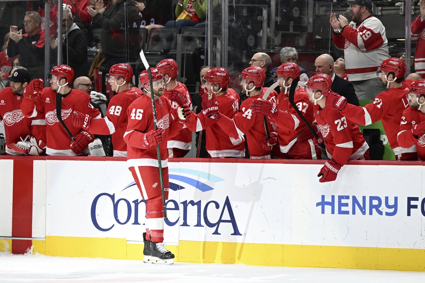 Petry scores a pair as Red Wings beat Maple Leafs 4-2 | iNFOnews.ca