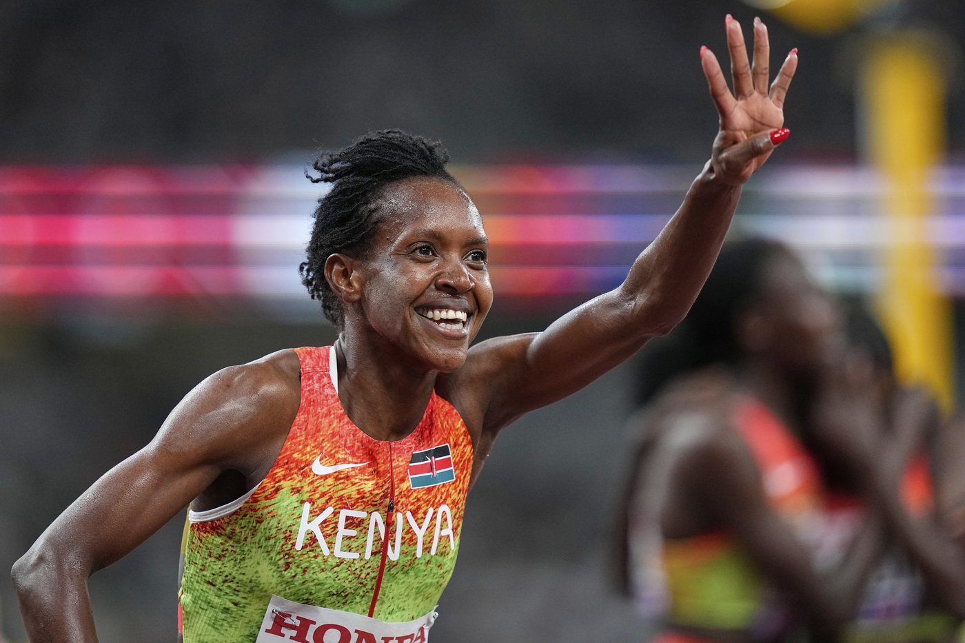 Kipyegon makes more history, wins in a breeze for fourth world title at 1,500 meters | iNFOnews.ca