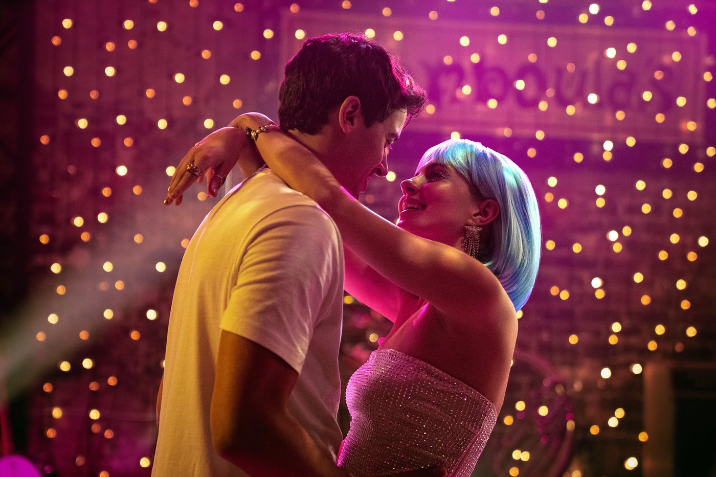 Rom-coms are having a moment, from 'Heated Rivalry' to 'Nobody Wants This' and even Broadway | iNFOnews.ca