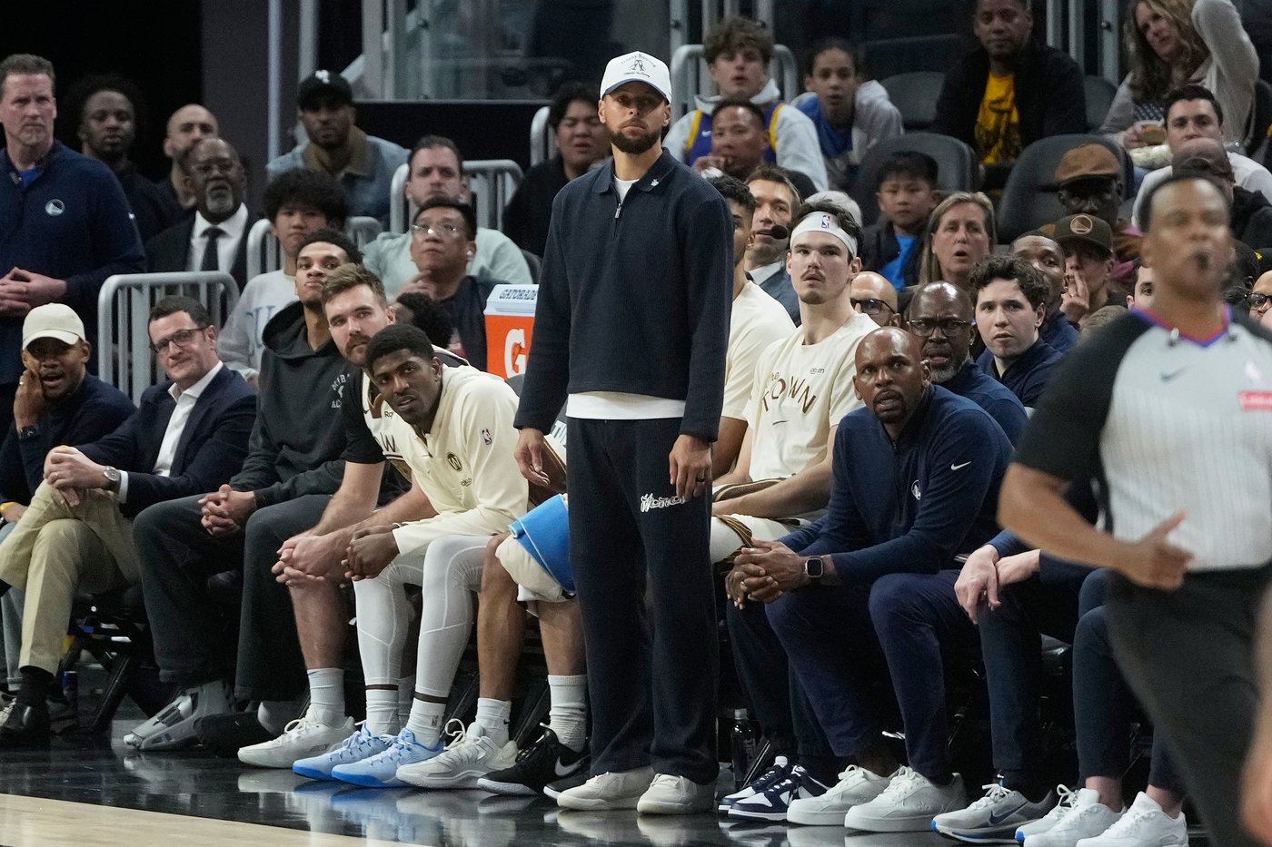 Stephen Curry traveling on road trip with the Warriors, who lose 2 more players for at least a week | iNFOnews.ca Stephen Curry traveling on road trip with the Warriors, who lose 2 more players for at least a week | iNFOnews.ca