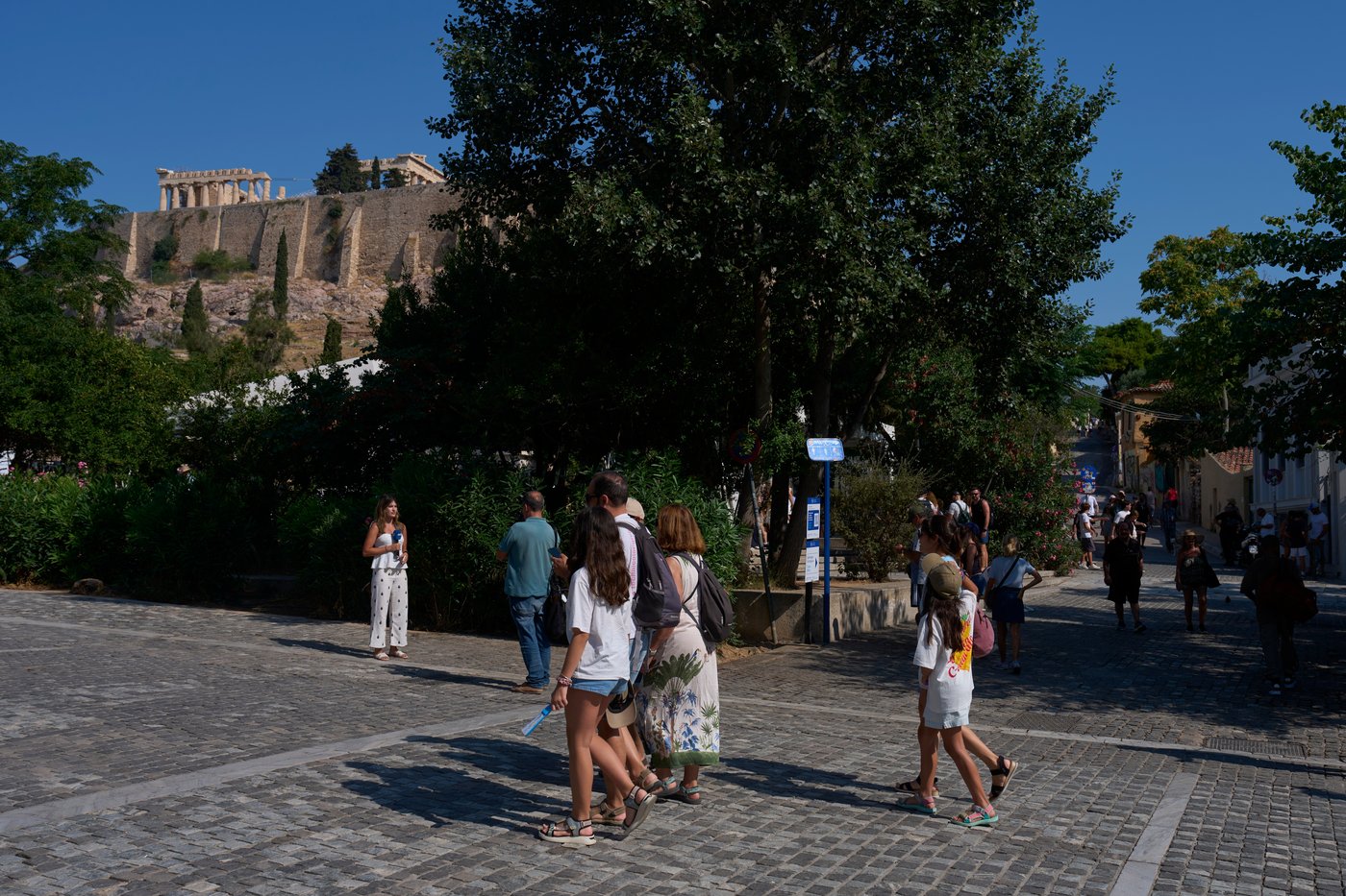 Man stabs and wounds tourists near the Acropolis in Athens, Greece | iNFOnews.ca