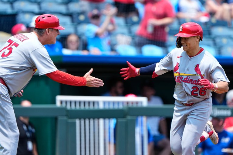 JJ Wetherholt hits 2 homers as the Cardinals beat the Royals 12-10 to avoid a sweep | iNFOnews.ca