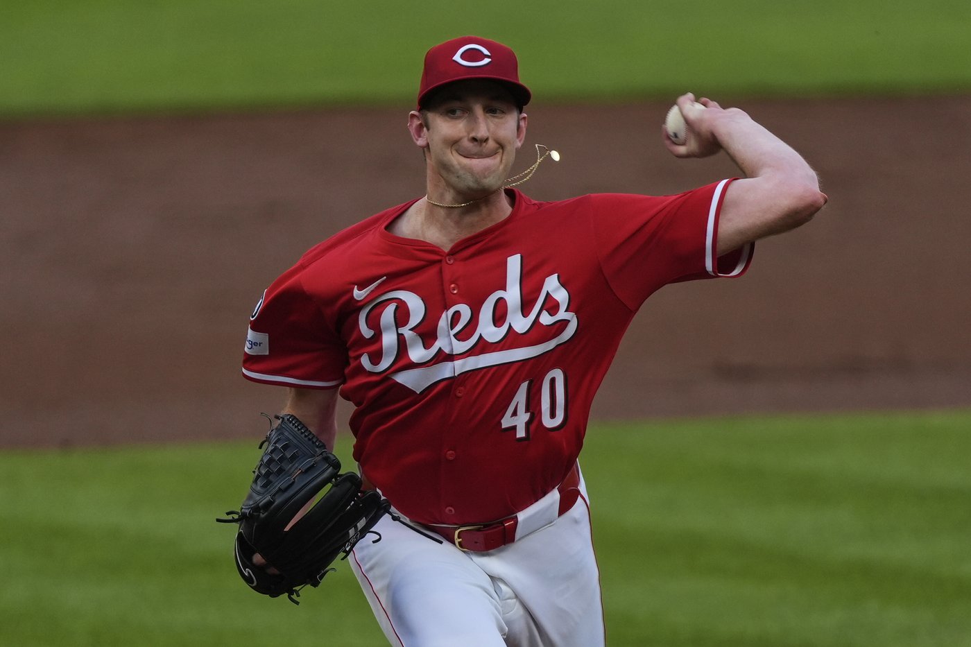 Davis Martin helps the White Sox beat the slumping Reds 4-2 | iNFOnews.ca