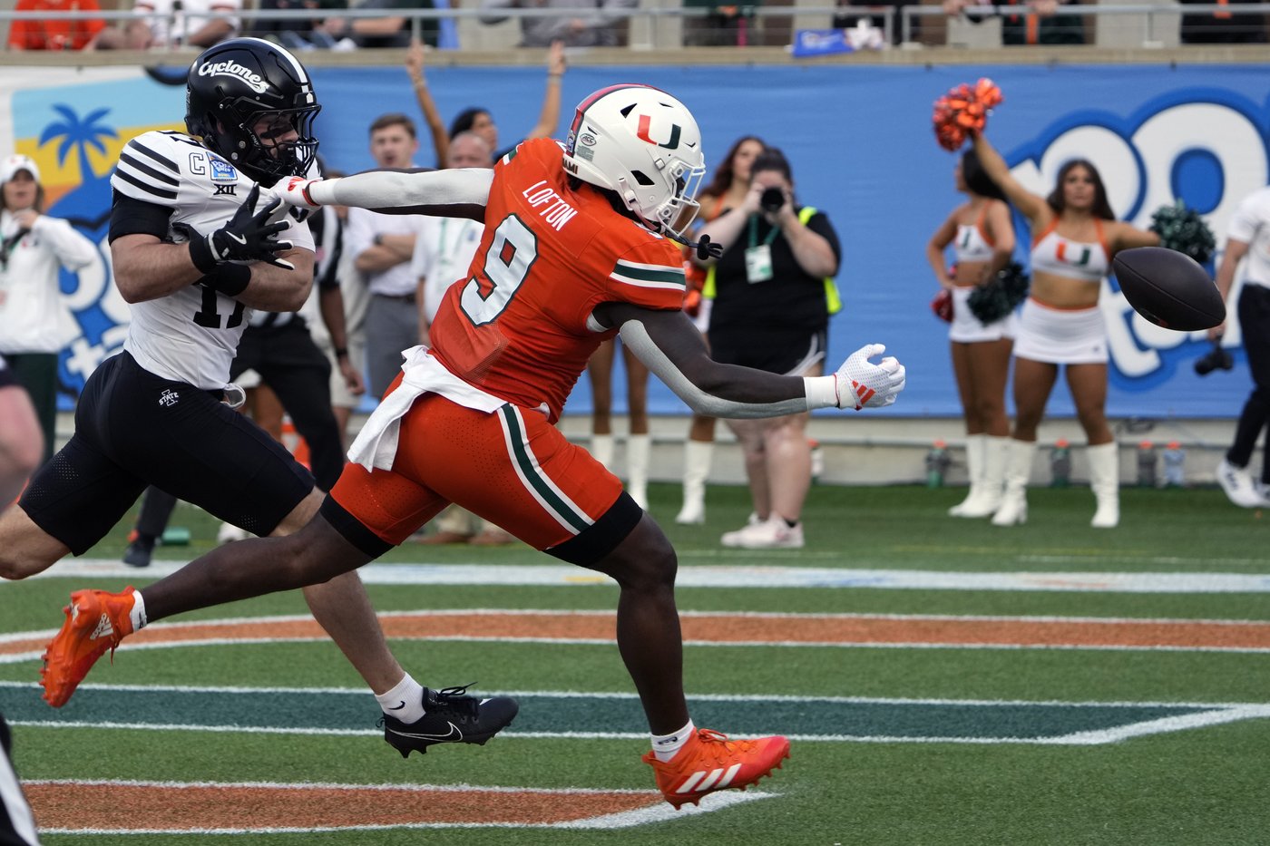 No. 18 Iowa State wins 11 games for 1st time, tops No. 15 Miami 42-41 in Pop-Tarts Bowl | iNFOnews.ca