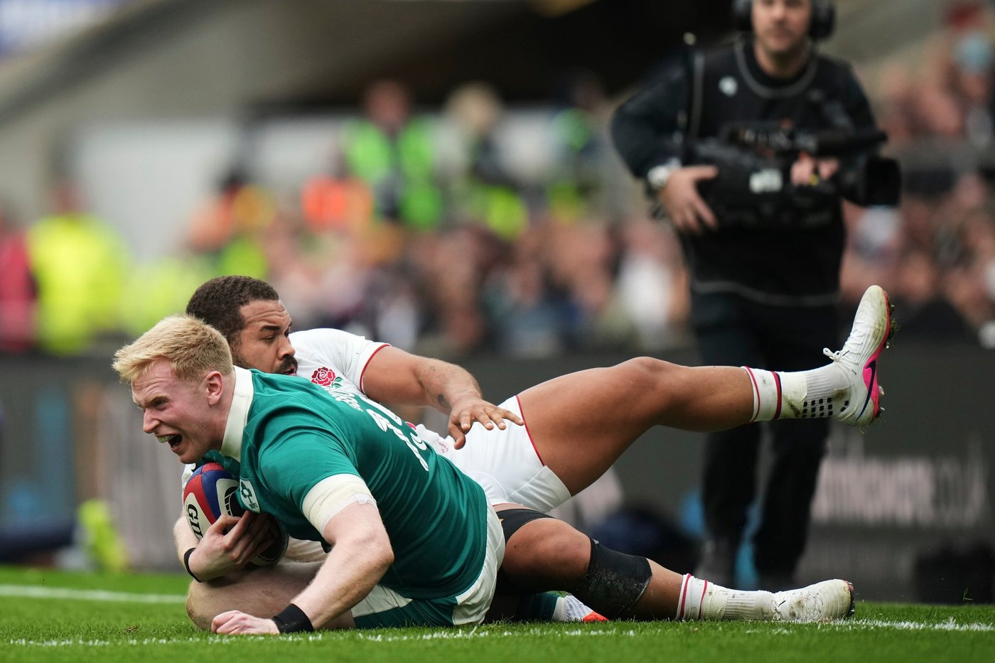 Ireland stuns England at Twickenham in a 42-21 rout and revives Six Nations hopes | iNFOnews.ca Ireland stuns England at Twickenham in a 42-21 rout and revives Six Nations hopes | iNFOnews.ca