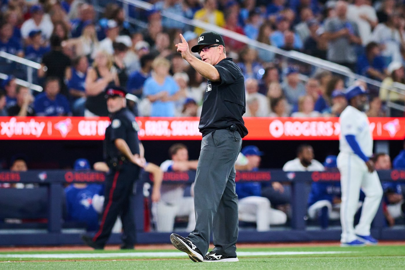 Confusing call in seventh inning gives Red Sox run in 2-1 loss to Blue Jays | iNFOnews.ca