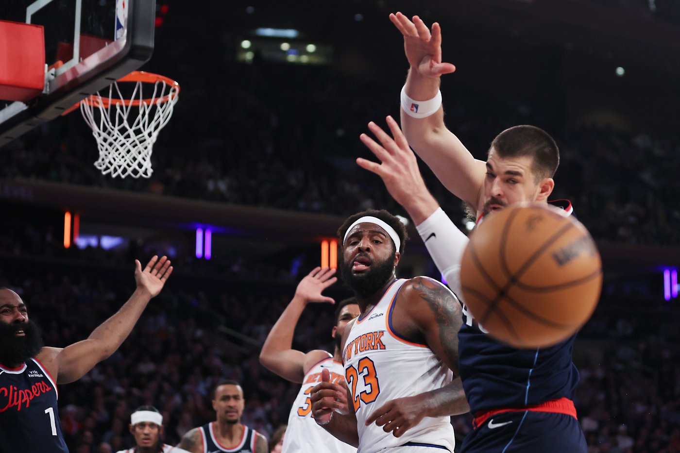 Towns bounces back with strong game as the Knicks beat the Clippers 123-111 to snap a 4-game skid | iNFOnews.ca Towns bounces back with strong game as the Knicks beat the Clippers 123-111 to snap a 4-game skid | iNFOnews.ca