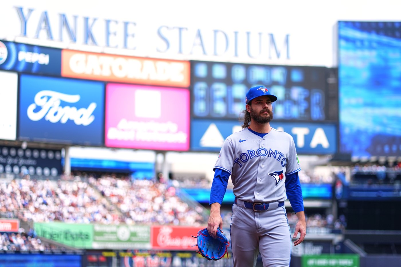 Blue Jays ace Dylan Cease loses a no-hit bid against the Yankees in seventh inning | iNFOnews.ca