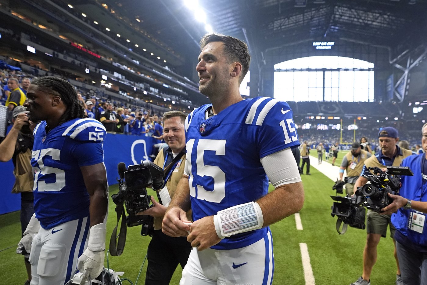 Joe Flacco relieves injured Anthony Richardson and helps Colts hold off Steelers 27-24 | iNFOnews.ca