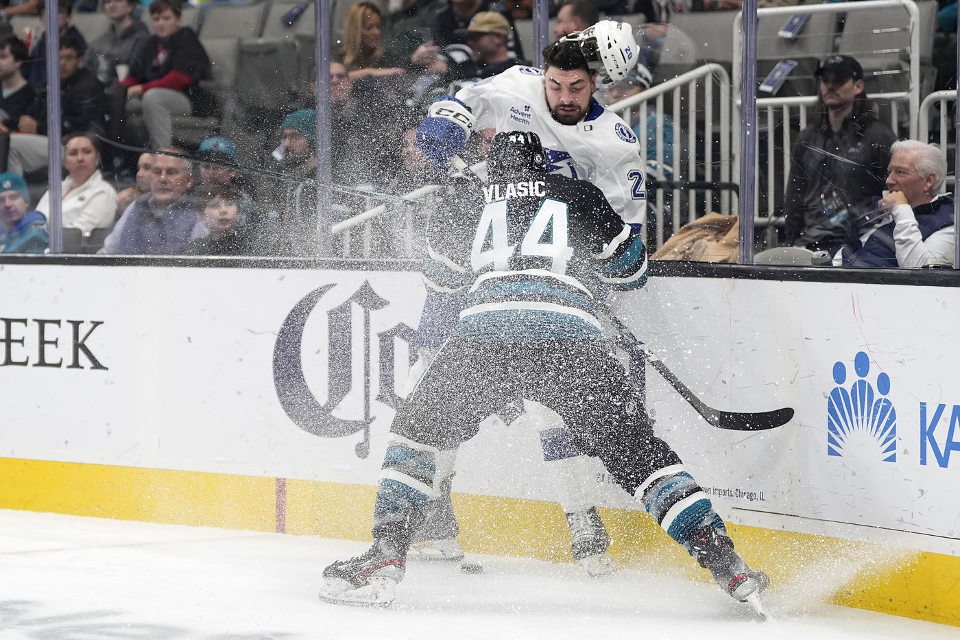 The Sharks beat the Lightning 2-1 for their 1st home win since November | iNFOnews.ca The Sharks beat the Lightning 2-1 for their 1st home win since November | iNFOnews.ca