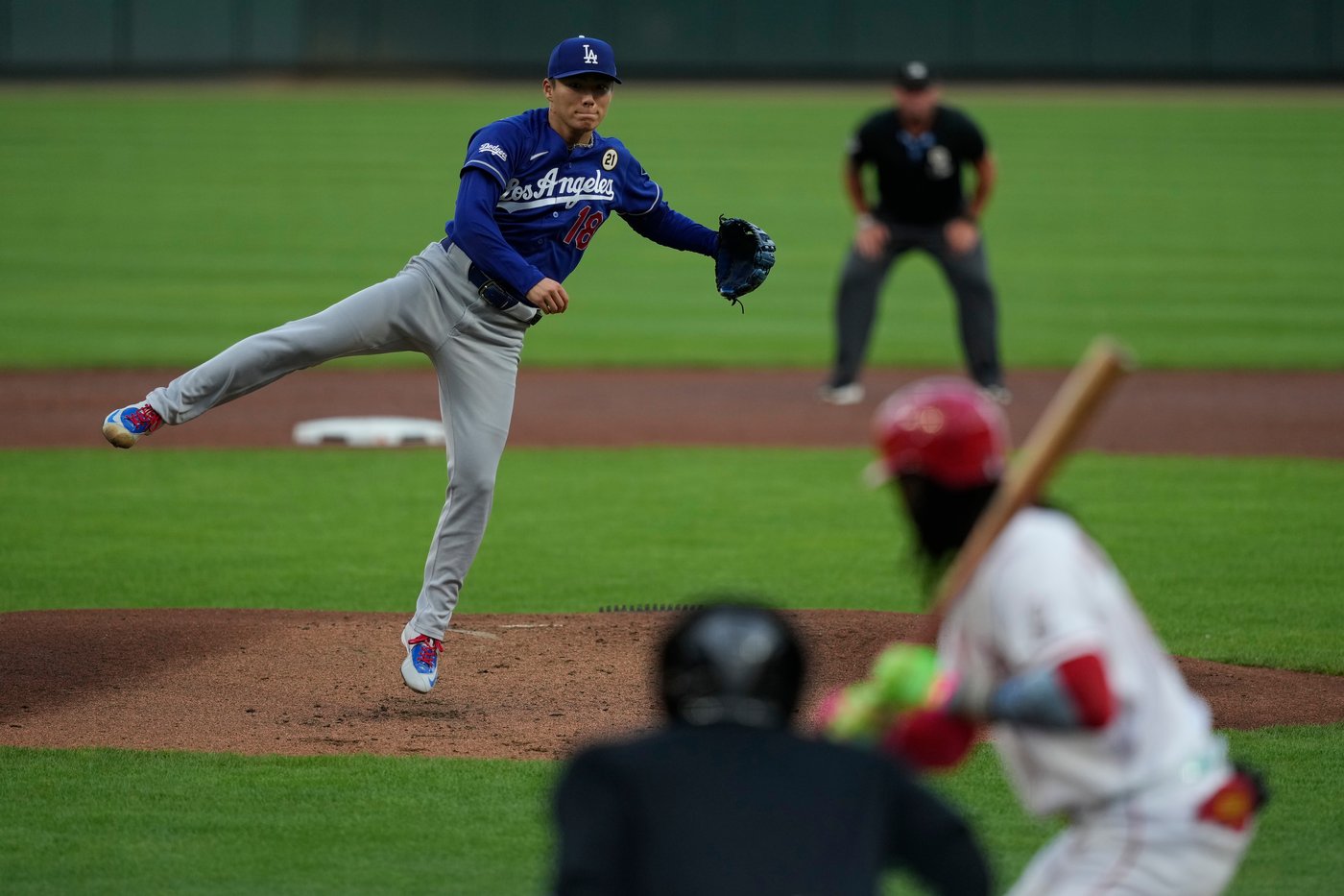 Yamamoto dominant as Dodgers beat Reds 4-0, edge closer to NL West title | iNFOnews.ca