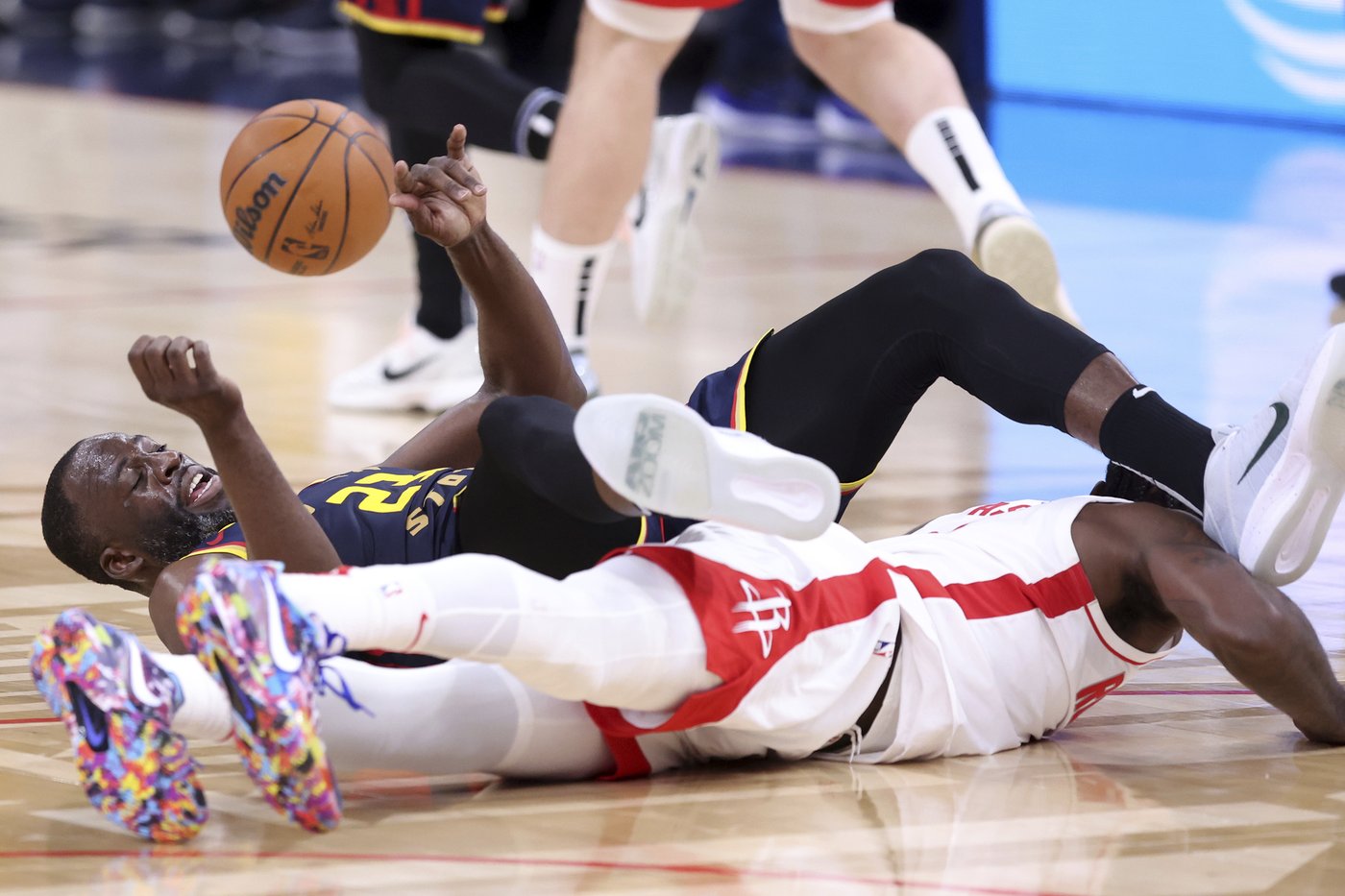 Jimmy Butler returns from injury absence to lead Warriors past Rockets 109-106 for 3-1 series lead | iNFOnews.ca