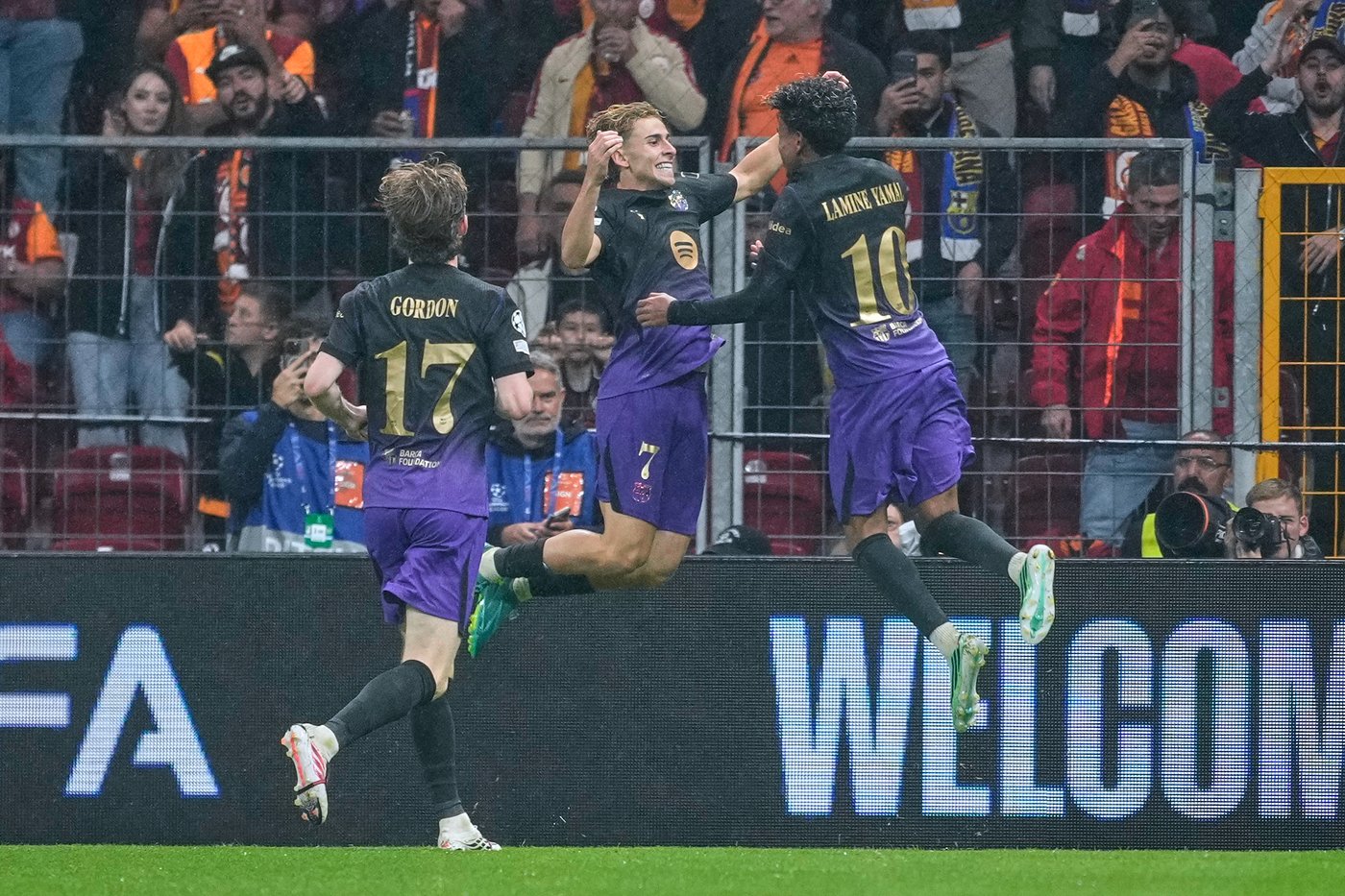 Yamal steals the spotlight with dazzling 'semi-rabona' assist in Barcelona's Champions League win | iNFOnews.ca Yamal steals the spotlight with dazzling 'semi-rabona' assist in Barcelona's Champions League win | iNFOnews.ca