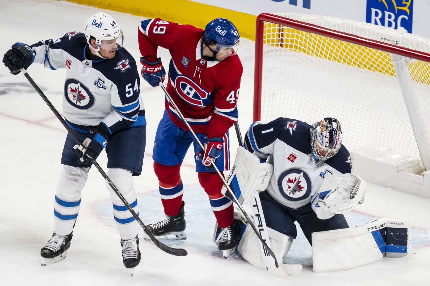 Jets' Comrie bounces back in shootout loss to Canadiens: 'Absolutely fantastic' | iNFOnews.ca