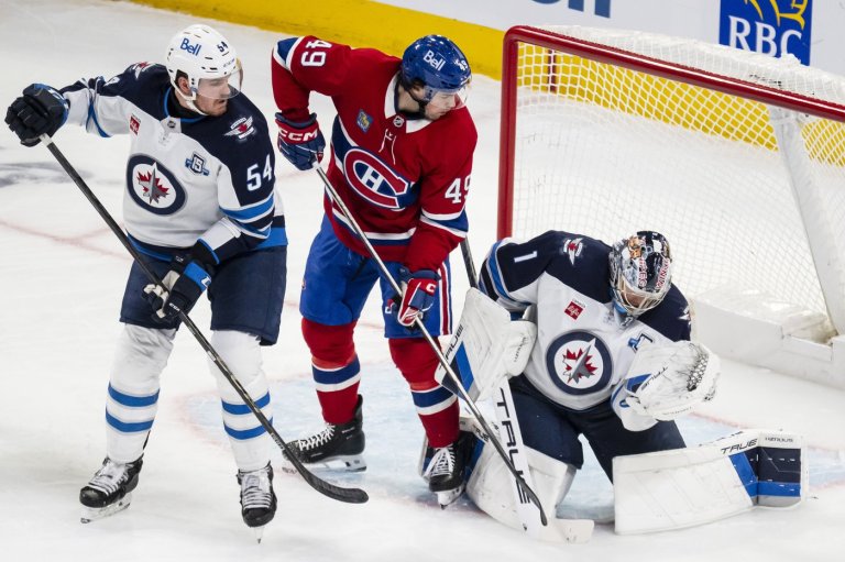 Jets' Comrie bounces back in shootout loss to Canadiens: 'Absolutely fantastic' | iNFOnews.ca