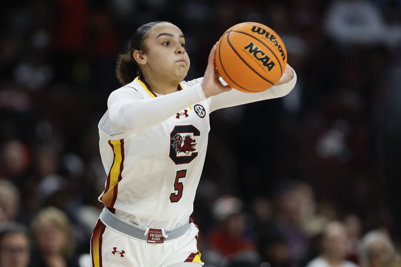 Edwards leads No. 2 South Carolina to 65th straight home win 93-47 over Wofford on Sunday. | iNFOnews.ca